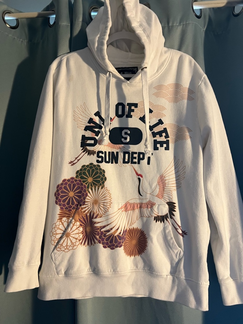 Blind Rooster White Asian Print Hoodie Sweatshirt L